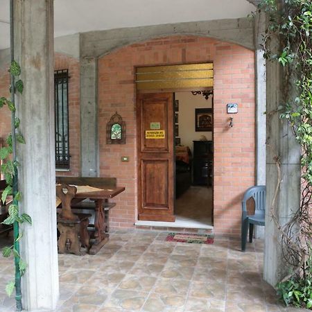 Al Parco Bed & Breakfast Curtatone ภายนอก รูปภาพ