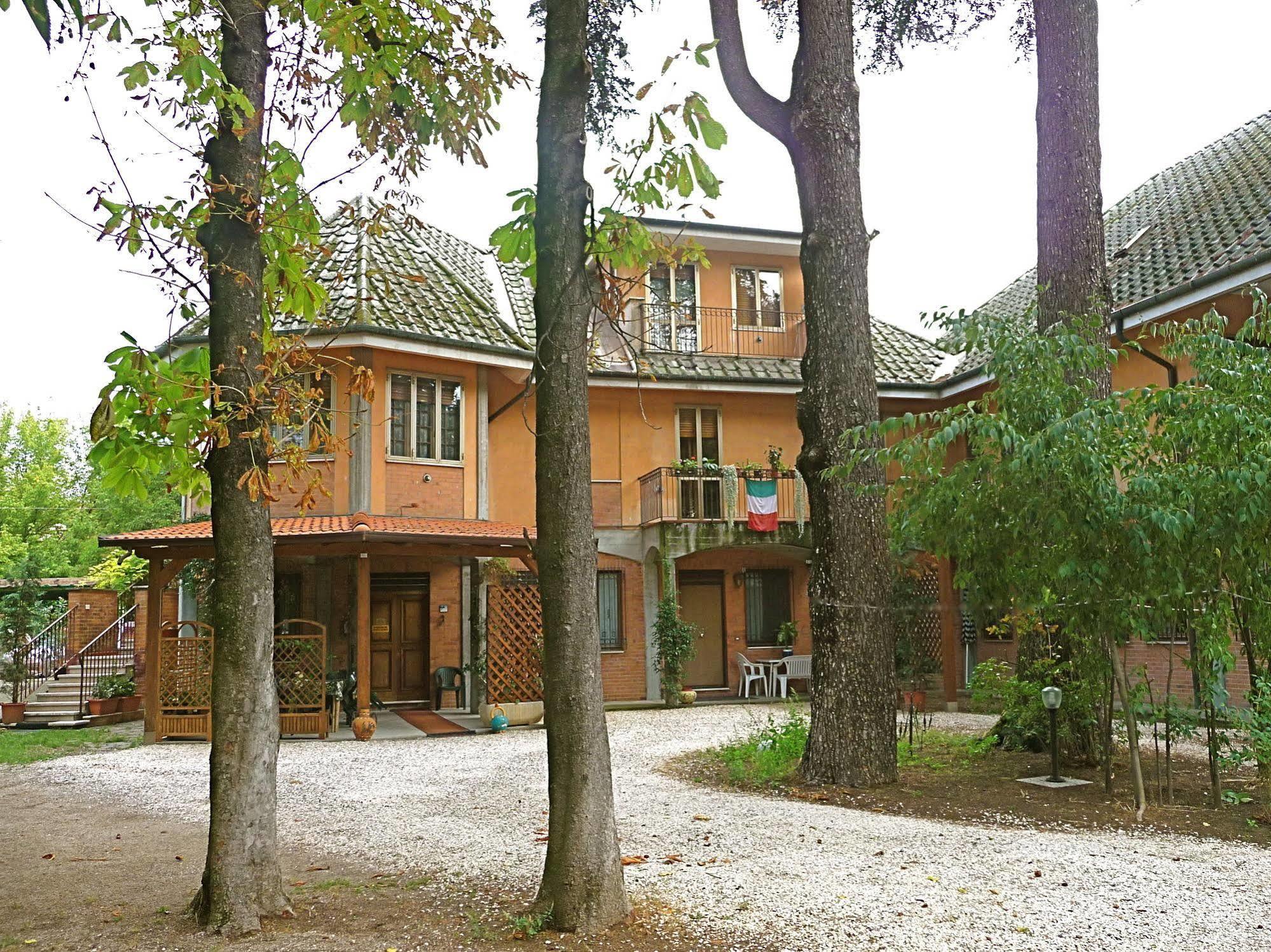 Al Parco Bed & Breakfast Curtatone ภายนอก รูปภาพ